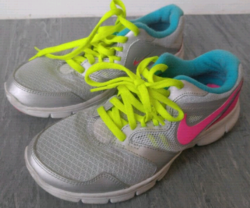 cheap nike trainers size 5